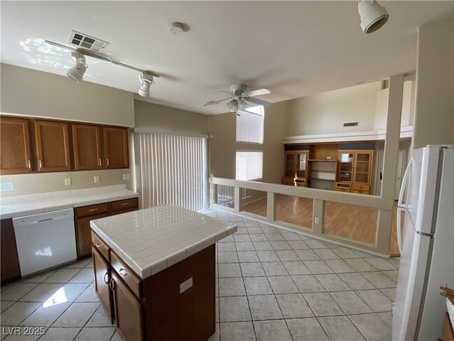 property at 4813 Lufkin Ave