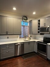 20166 SW Lucas Oaks Ln in Beaverton, OR - Foto de edificio - Building Photo