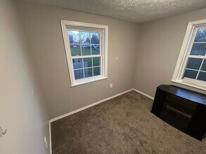 310 W Pike St, Unit Upper Floor in Morrow, OH - Building Photo - Building Photo