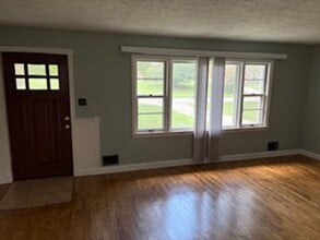 3510 Gladden Dr in Louisville, KY - Foto de edificio - Building Photo