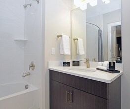 One William in Englewood, NJ - Foto de edificio - Interior Photo