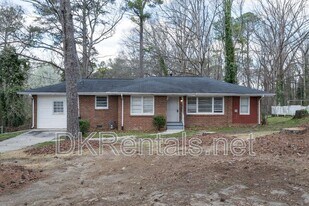 2058 River Rd in Ellenwood, GA - Building Photo