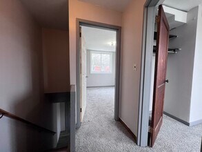 4501 Bataan Ave in Clairton, PA - Foto de edificio - Building Photo