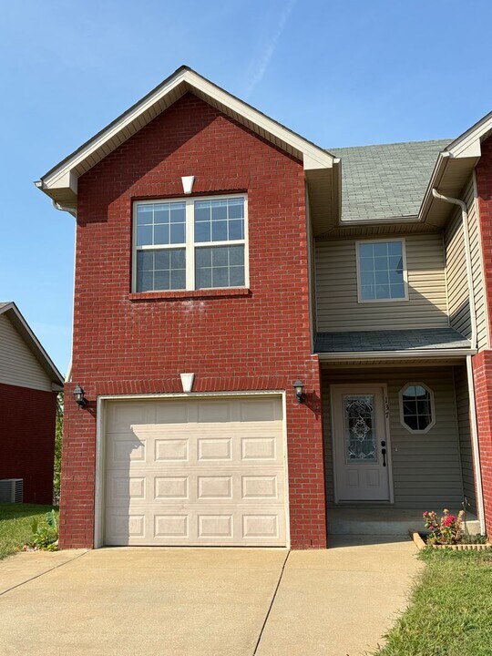 137 Twin Lakes Dr in Vine Grove, KY - Building Photo