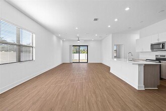 14413 Island Cove Terrace in Lakewood Ranch, FL - Building Photo - Building Photo