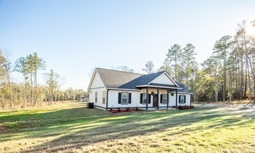823 Meridian Rd in Thomasville, GA - Building Photo - Building Photo