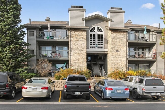 2575 S Syracuse Way in Denver, CO - Building Photo - Building Photo