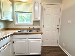 305 Locust St in Clarksville, TN - Building Photo - Building Photo