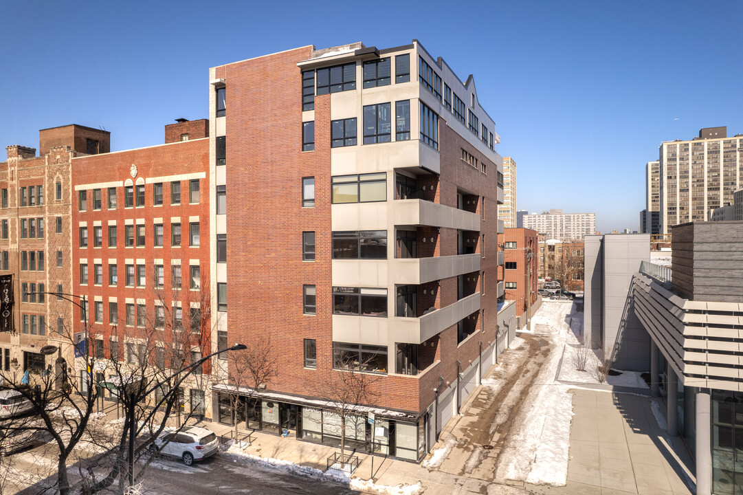 834 W Montrose Ave in Chicago, IL - Building Photo