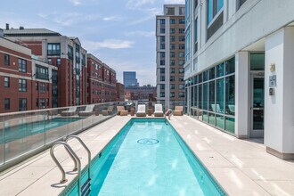 Summer House Apartments in Stamford, CT - Foto de edificio - Building Photo