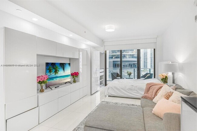 1010 Brickell Ave in Miami, FL - Building Photo - Building Photo