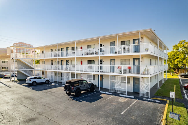 Hampshire House Condos in Orlando, FL - Foto de edificio - Building Photo