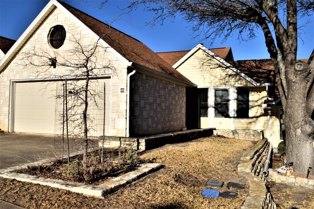 426 Fitch St in Kerrville, TX - Building Photo