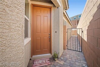3447 Covilha Ln in Henderson, NV - Building Photo - Building Photo