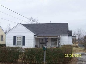136 Gates St in Jackson, TN - Foto de edificio - Building Photo