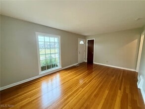 1055 Whittier Ave in Akron, OH - Building Photo - Building Photo