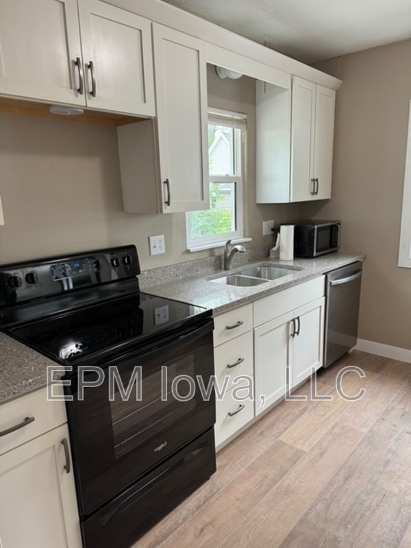 1514 Baltimore St in Waterloo, IA - Building Photo - Building Photo