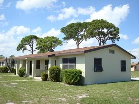 Garden Terrace/Annex in Fort Pierce, FL - Foto de edificio - Building Photo