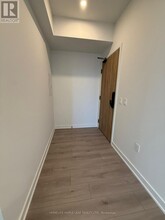 1 Fairview Rd E in Mississauga, ON - Building Photo - Building Photo