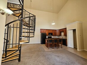 7212 S Blackhawk St in Englewood, CO - Building Photo - Building Photo