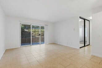 2360 Hosp Way, Unit 129 in Carlsbad, CA - Building Photo - Building Photo