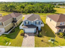 9104 Sandy Bluffs Circle in Parrish, FL - Building Photo