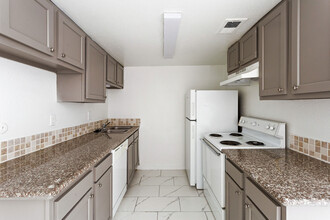 Town Park Apartments in Houston, TX - Building Photo - Building Photo