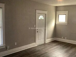 625 Freeman Ave in Kansas City, KS - Foto de edificio - Building Photo