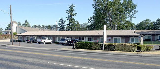 Three Oaks Apartments in Tacoma, WA - Foto de edificio - Building Photo