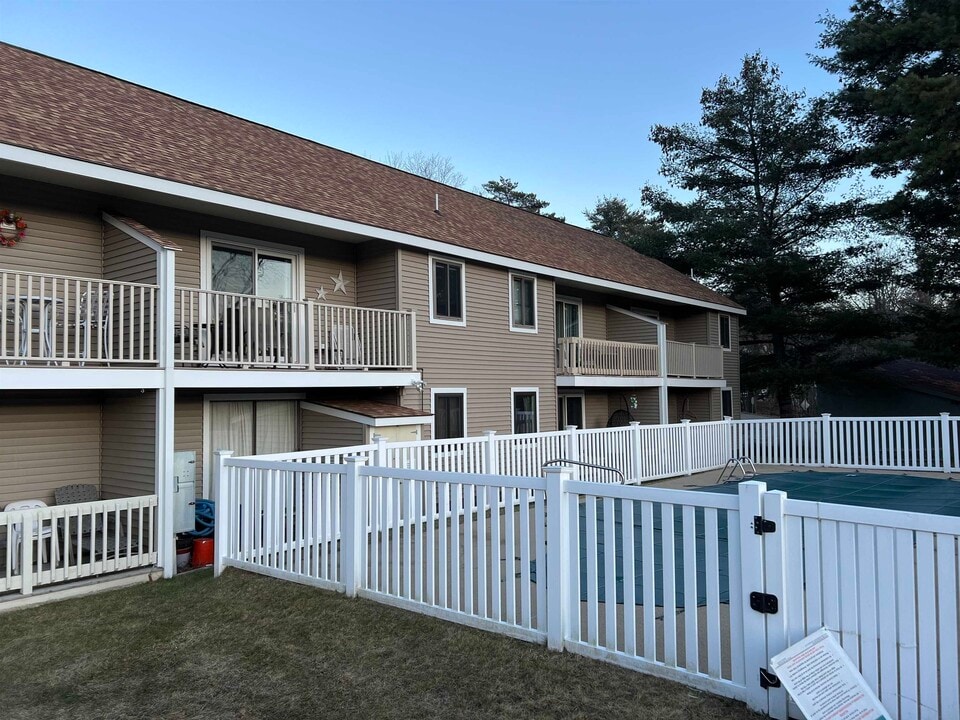 4 Vista View Ln in Bartlett, NH - Building Photo
