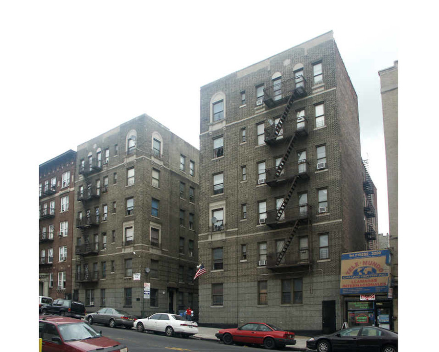 2474 Valentine Ave in Bronx, NY - Foto de edificio