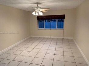 5800 NE 22nd Way in Fort Lauderdale, FL - Building Photo - Building Photo