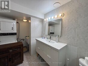 525 Ray Lawson Blvd in Brampton, ON - Building Photo - Building Photo
