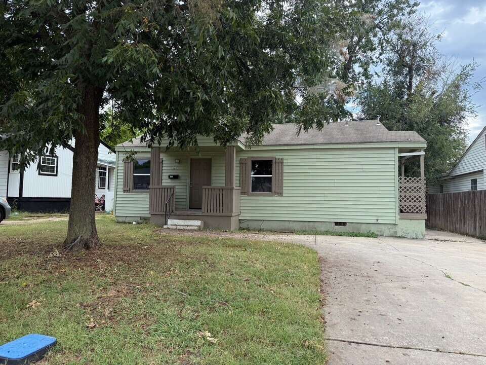 206 W Lilac Ln in Midwest City, OK - Building Photo