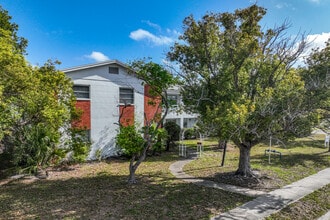 Dover Apartments in St. Petersburg, FL - Building Photo - Building Photo