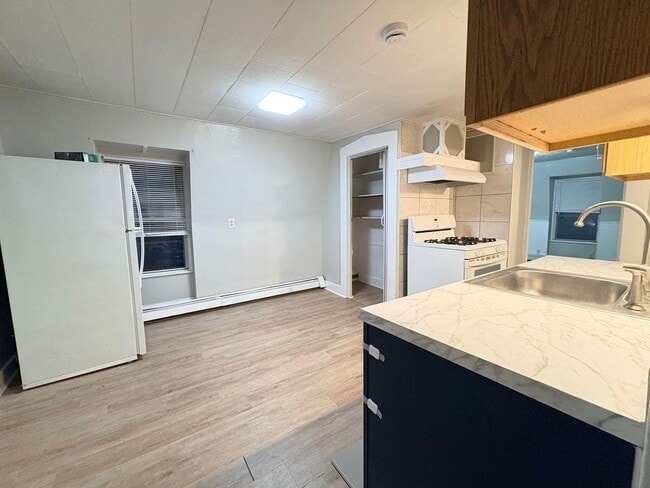 72 Wales St in Taunton, MA - Building Photo - Building Photo