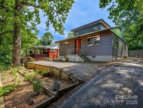 44 Broadview Ave in Asheville, NC - Foto de edificio - Building Photo