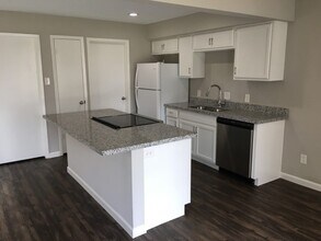 1962 Upland Dr in Houston, TX - Building Photo - Building Photo