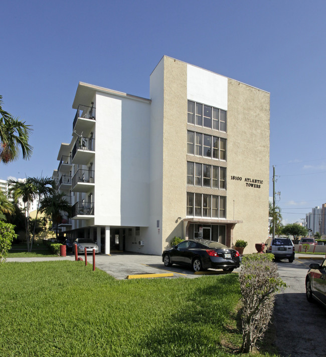 Atlantic Towers in North Miami Beach, FL - Building Photo - Building Photo