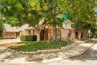 1502 Villars St, Unit 530-7 in Dallas, TX - Building Photo - Building Photo
