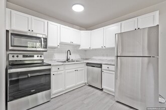 The Ridge on Evans in Oshkosh, WI - Building Photo - Interior Photo