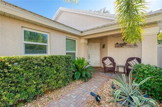 1250 Silverstrand Dr in Naples, FL - Building Photo - Building Photo