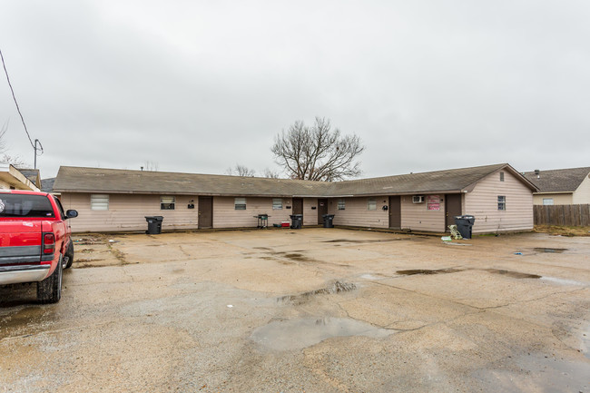 2006 Cotton St in Jonesboro, AR - Building Photo - Building Photo