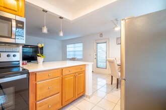 313 Burgundy N in Delray Beach, FL - Building Photo - Building Photo