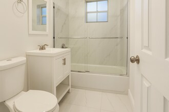3270 West Trade Avenue |Coconut Grove in Miami, FL - Building Photo - Building Photo