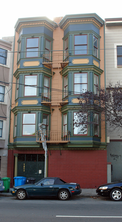 1263 Oak St in San Francisco, CA - Building Photo