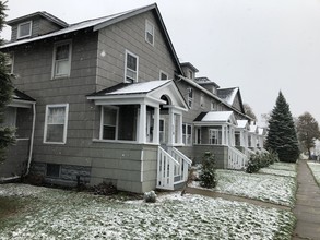 1880 Dewey Ave in Rochester, NY - Foto de edificio - Building Photo