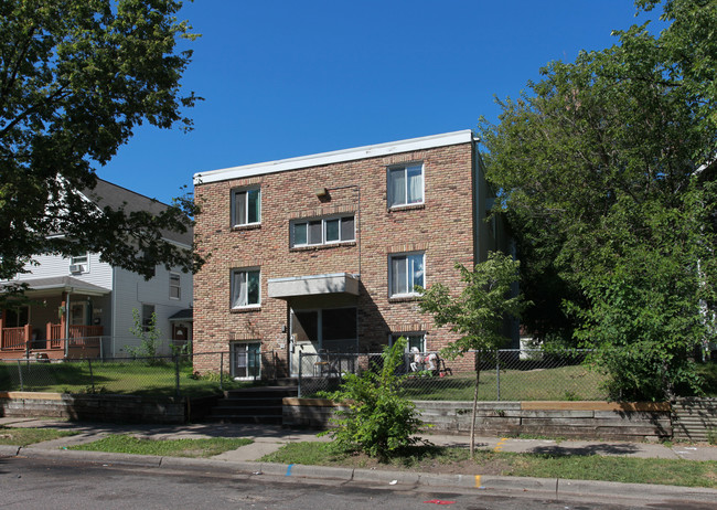 2718 18th Ave S in Minneapolis, MN - Building Photo - Building Photo