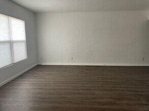 225 W Birch Ave in Fresno, CA - Building Photo - Building Photo