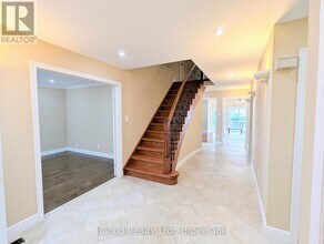 3669 Baird Ct in Mississauga, ON - Building Photo - Building Photo